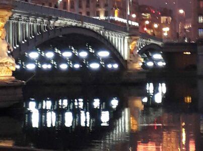 Dans les reflets du miroir